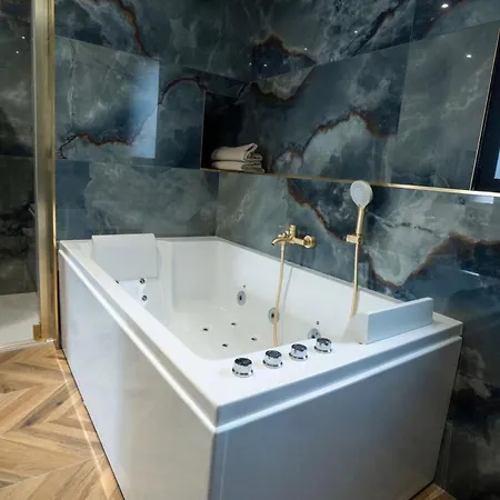 Saphir Design & Whirlpool Bath * روان